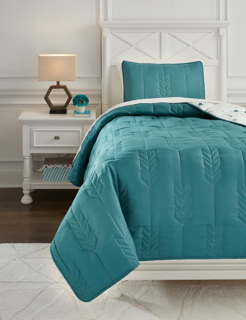 Averlett Twin Quilt Set